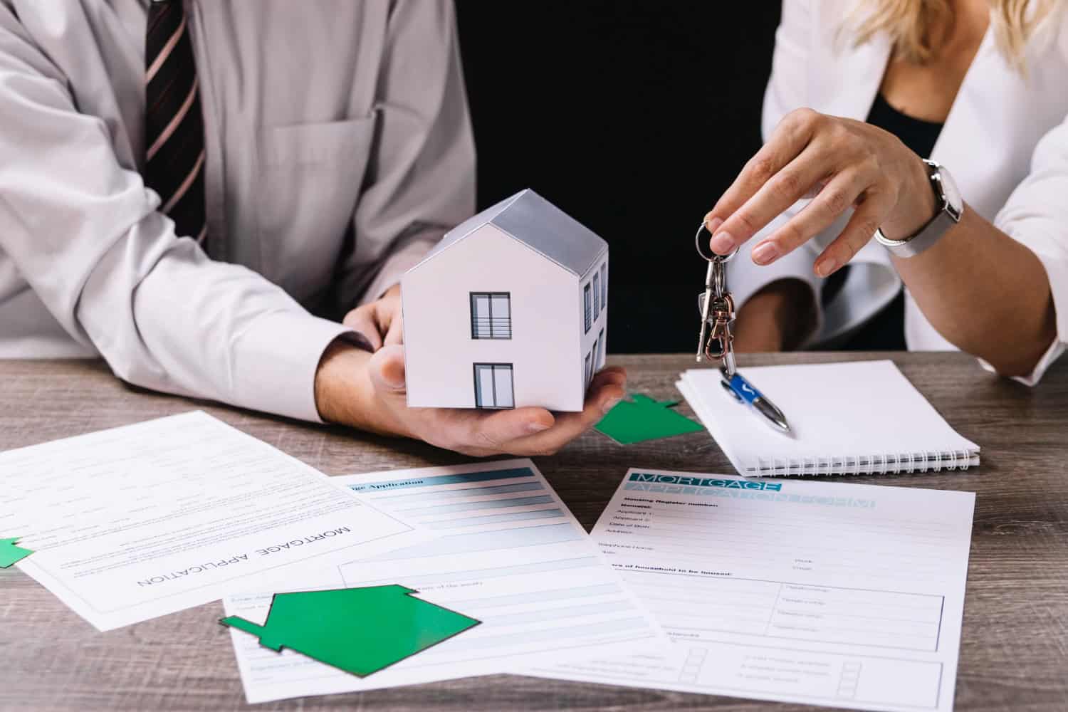 Do You Have to Use a Builder's Mortgage Company?